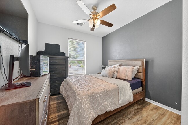 Building Photo - 6407 Bayliss Valley Ln