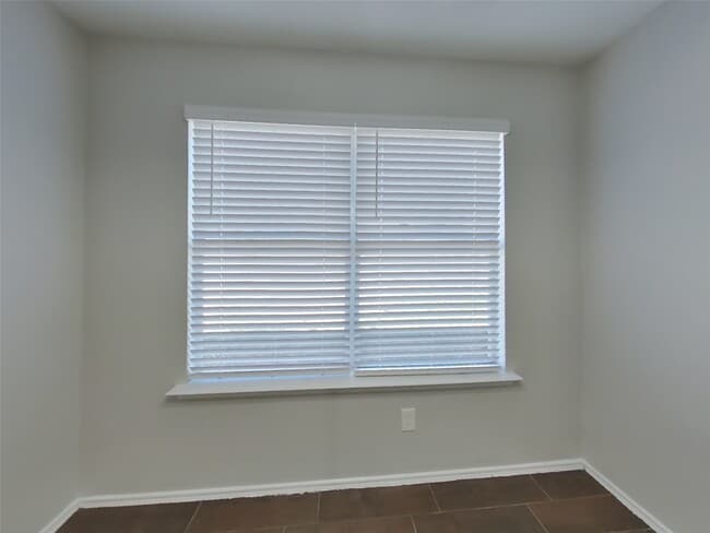 Building Photo - 7214 Winter Song Dr