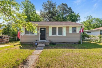 Building Photo - Charming 2-Bedroom Home with Modern Updates!