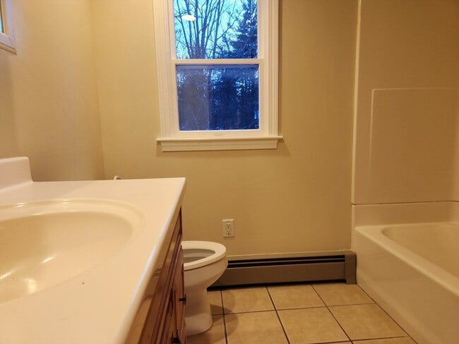 Building Photo - 17 Diamond Hill Rd