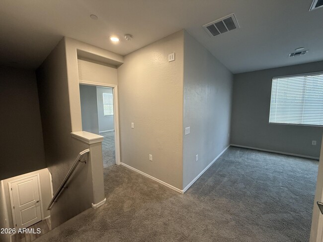 Building Photo - 2669 S Peppertree Dr