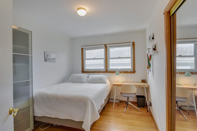 1st bedroom - 2114 Grand Ave S