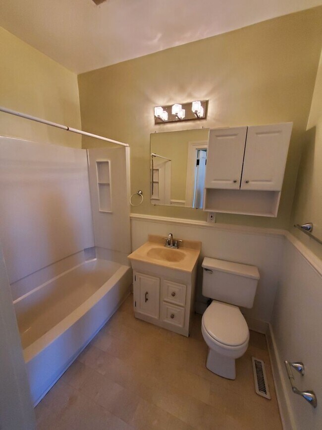 Building Photo - Spacious 2-Story Home In Historic Church H...