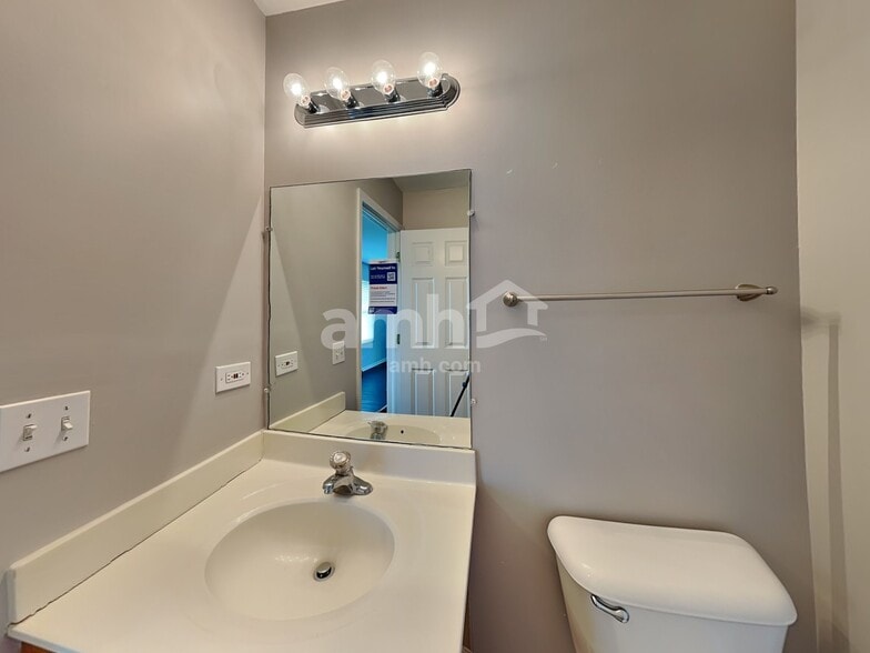Building Photo - 38333 Monarch Ct