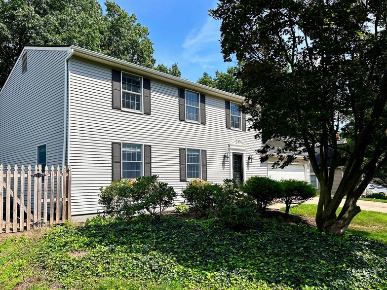 Building Photo - 3083 Orchard Rd
