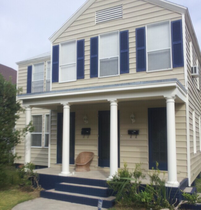 Primary Photo - 2454 South Street