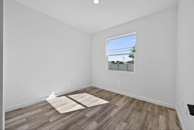 Building Photo - 128 NW 7th St