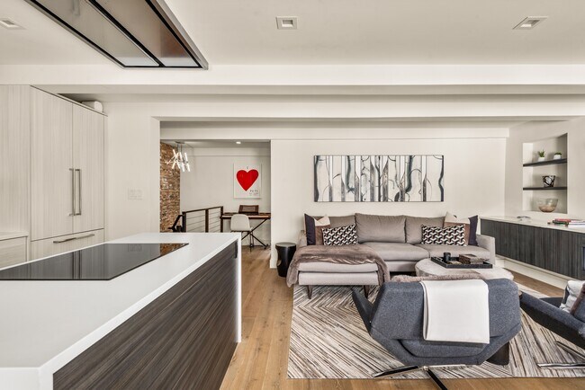 Building Photo - 1039 E Cooper Ave