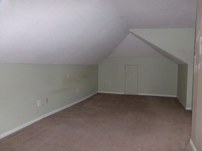 Building Photo - Corner Lot Cape Cod!