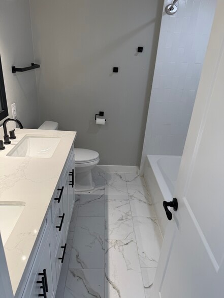 Building Photo - 101 April Point Pl