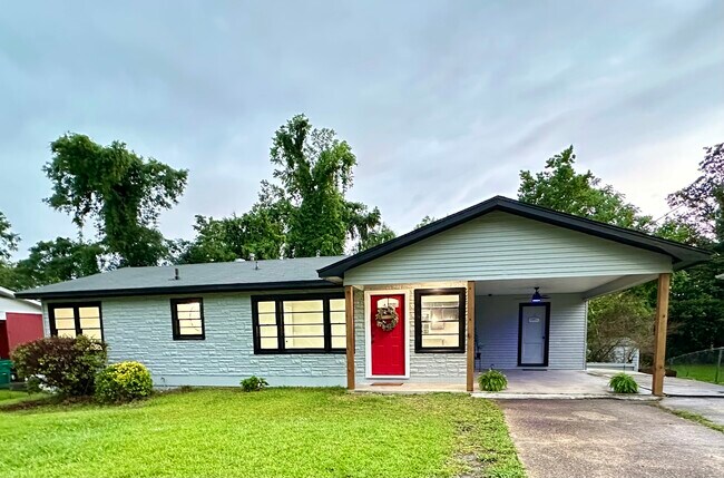 Building Photo - 1427 48th Ave