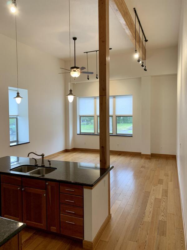 Building Photo - 636 Logan St