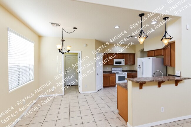 Building Photo - 4337 W Powell Dr