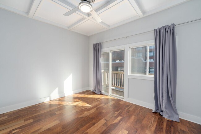 Building Photo - 128 S Ellwood Ave