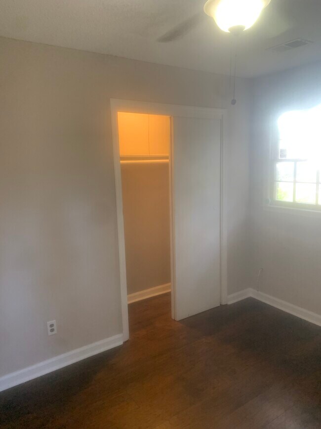 Building Photo - 5016 Merlin Dr