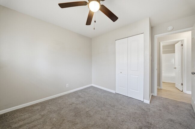 Building Photo - 613 Normandy St