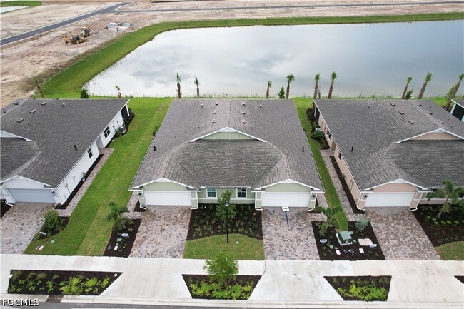 Building Photo - 44442 Palm Frond Dr
