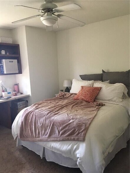 Building Photo - 203 Kelly Rd