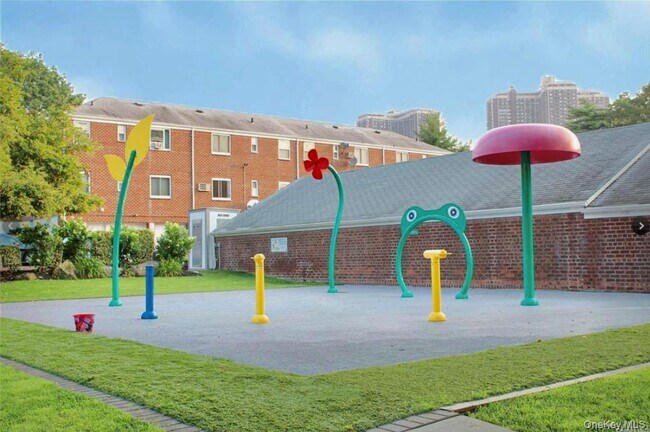 Building Photo - 255-55 75th Ave