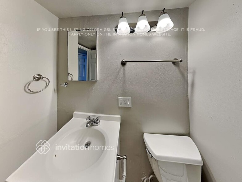 Building Photo - 17795 E Cornell Dr