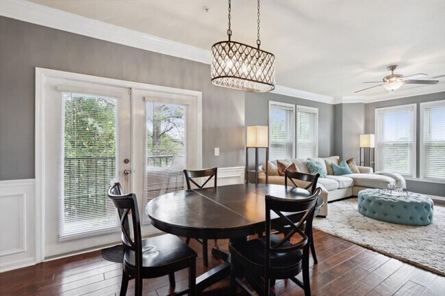 Building Photo - 1850 Cotillion Dr