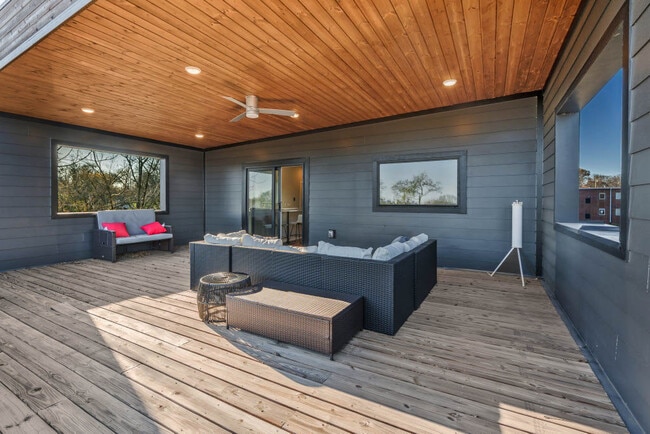 Building Photo - 1909 Hailey Ave