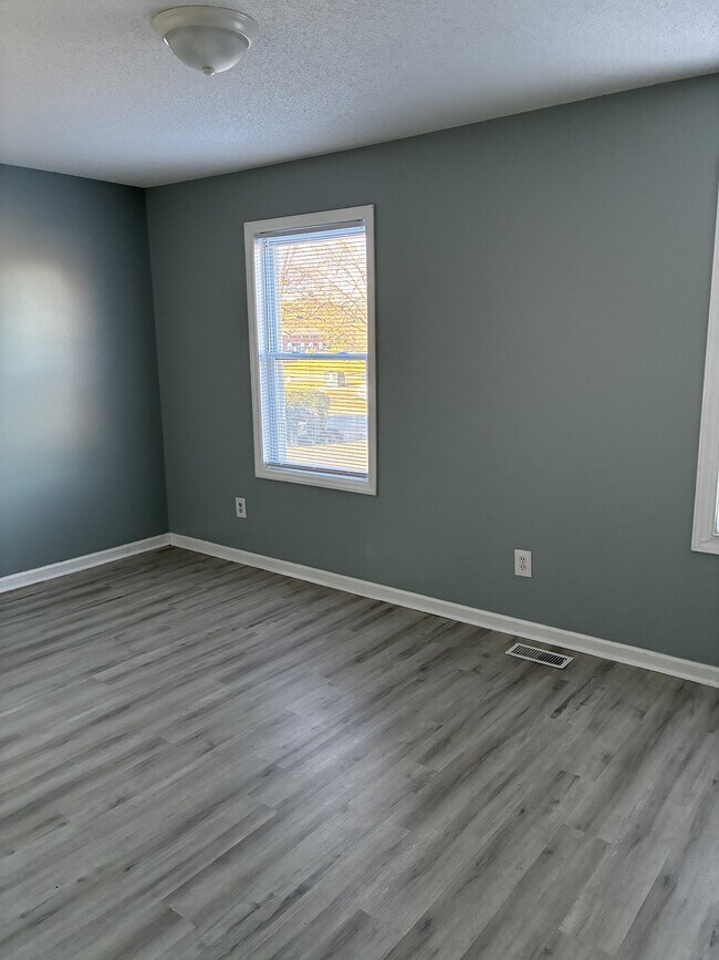 Building Photo - 112 Concord Dr