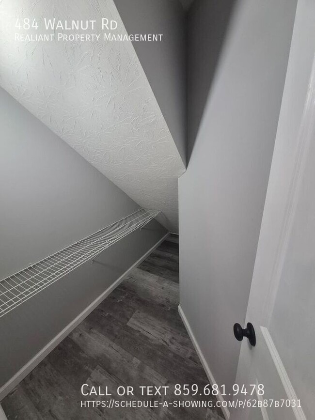 Building Photo - 484 Walnut Rd