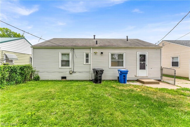 Building Photo - 4026 W 144th St