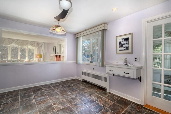 Building Photo - 33 Hillcrest Rd