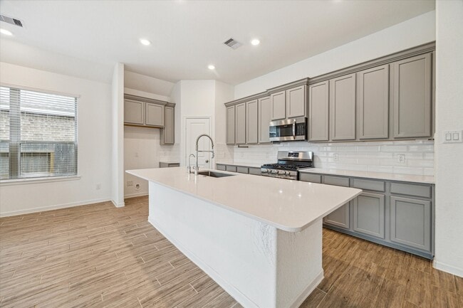 Building Photo - 17853 McClary Cardinal Dr