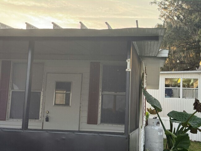 Building Photo - 8801 E Moonrise Ln