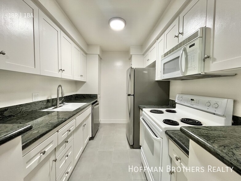 Building Photo - 12029 Goshen Ave