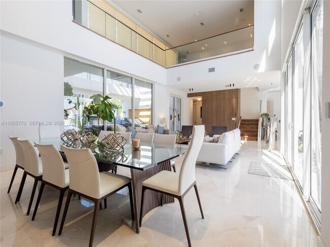 Building Photo - 7451 NW 103rd Ct