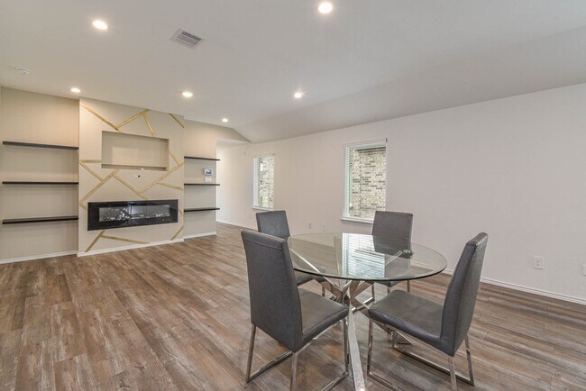 Building Photo - 5423 Wyndham Rdg Ln