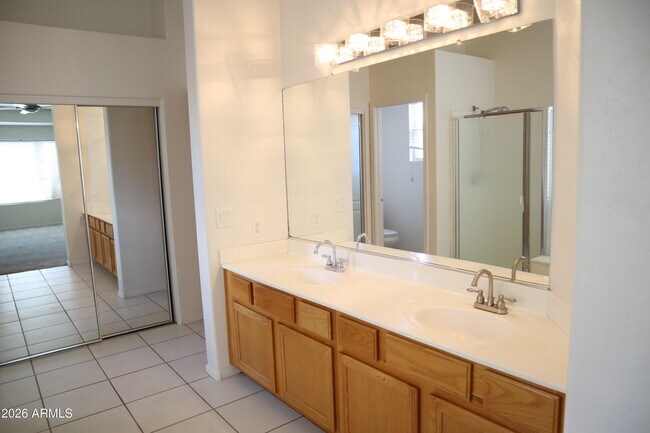 Building Photo - 3820 S Barberry Pl