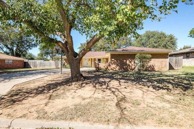 Building Photo - 1046 Jan Lee Dr