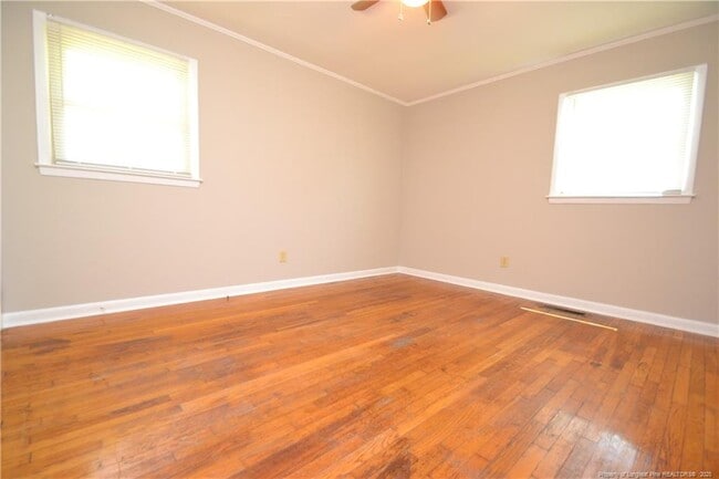 Building Photo - 717 Friar Tuck Rd