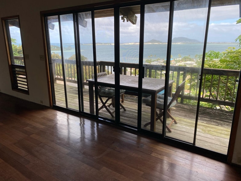 upper lanai (deck furniture included) - 45-133 Alina Pl