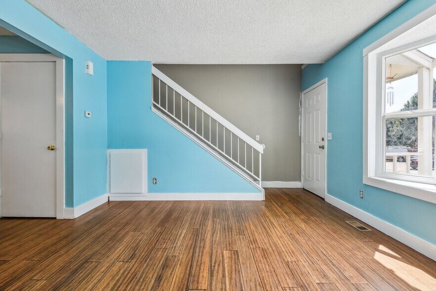 Building Photo - 8218 Washington St