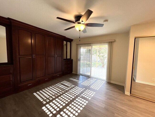 Building Photo - Lovely Home with 3 bedrooms, 2 bath plus o...