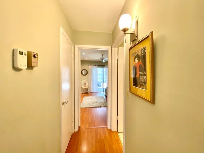 Building Photo - 110 Spring Lake Ct