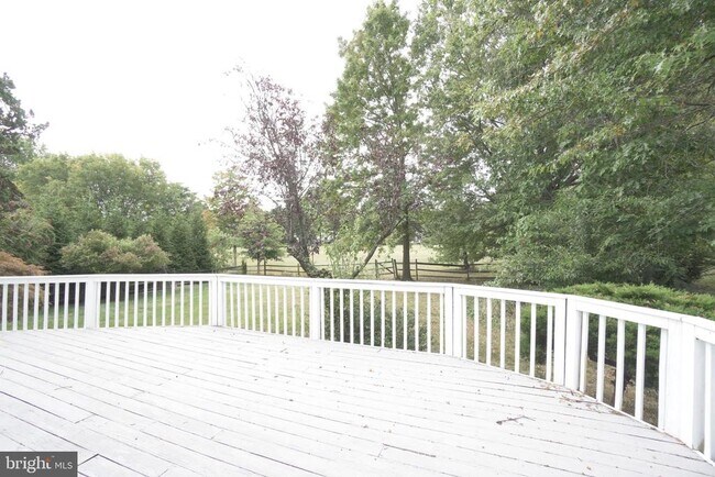Building Photo - 113 N Stone Ridge Dr