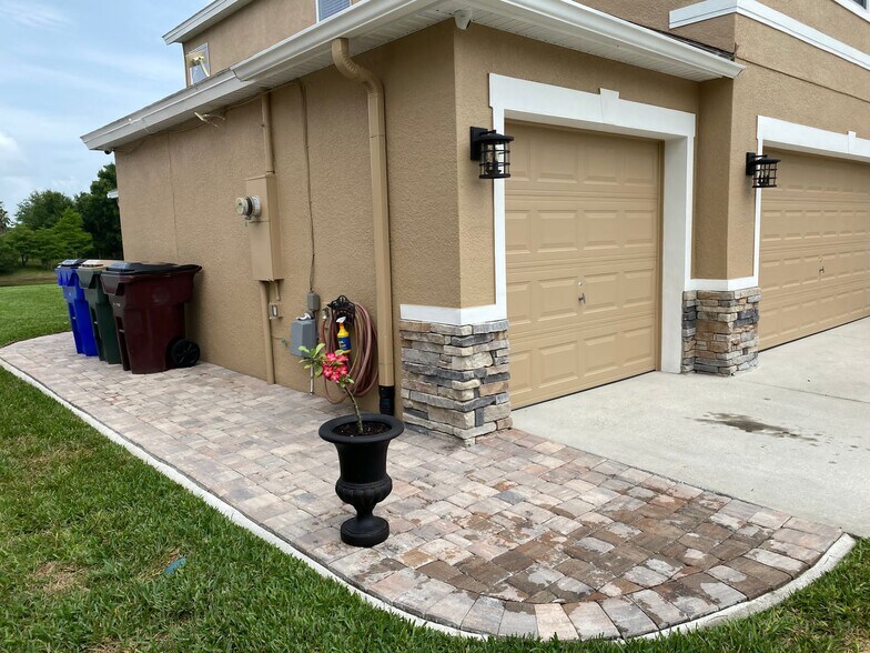 Building Photo - 490 Michigan Estates Cir