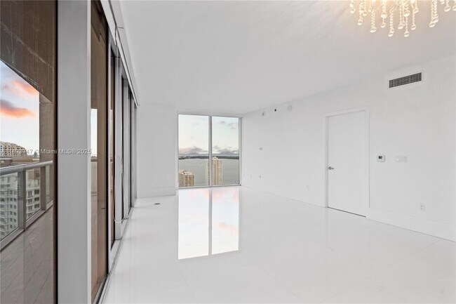 Building Photo - 495 Brickell Ave