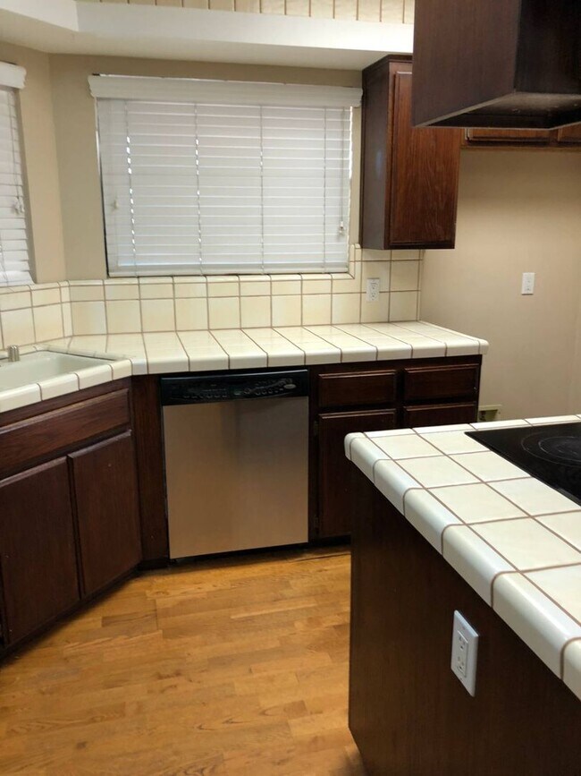 Building Photo - 9313 Laurel Oak Way