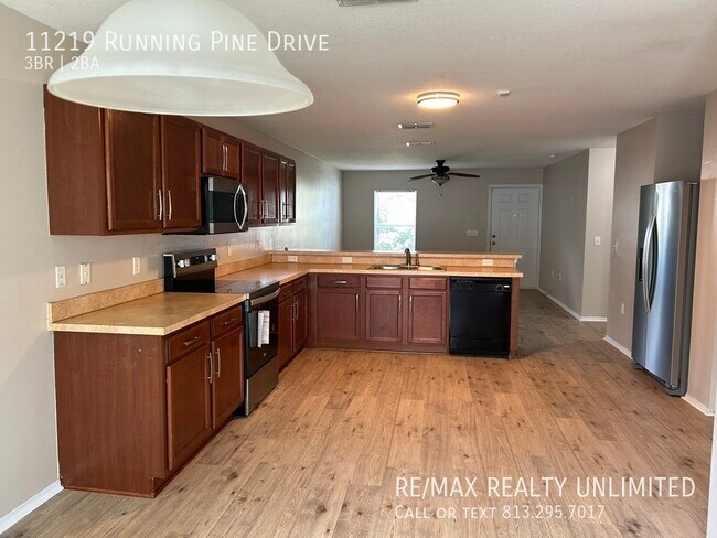 Building Photo - 11219 Running Pine Dr