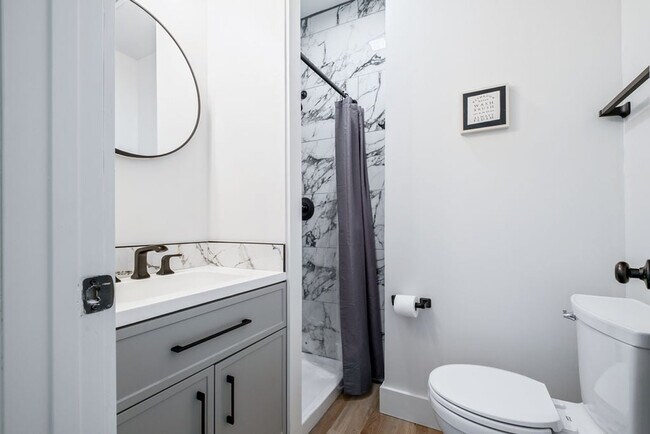 Building Photo - 238 Oleander Dr