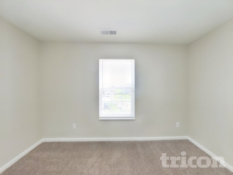 Building Photo - 2252 Silver Spoon Dr