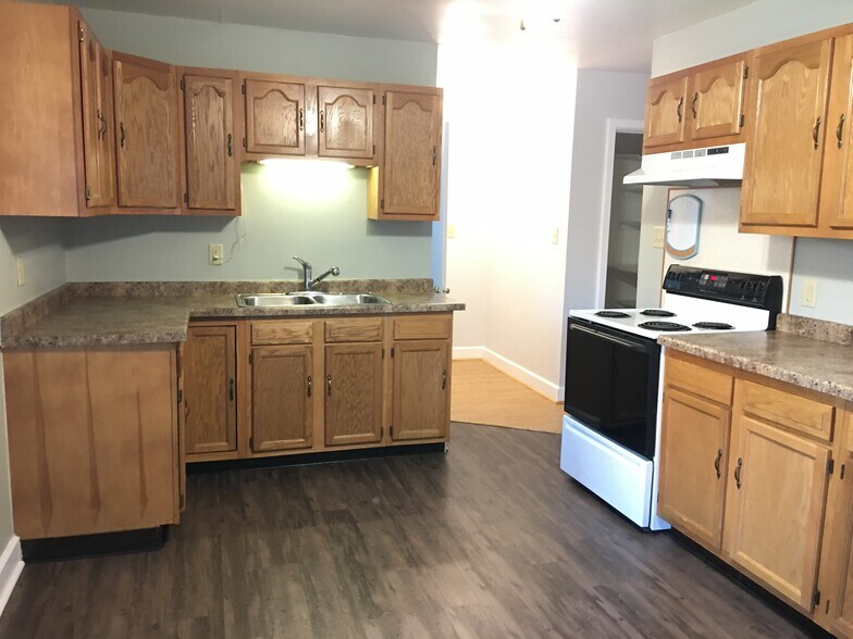 Kitchen 204 - 204 E 4th St